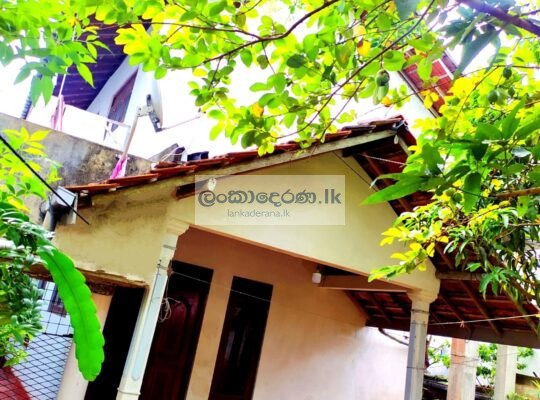 Valuble 02 storey house with 3 shop rooms sale in Matara