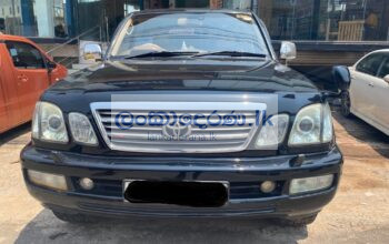 Rent a car Land Crusier V 8