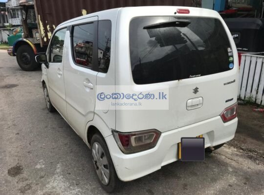 RENT A CAR SUZUKI WAGON R