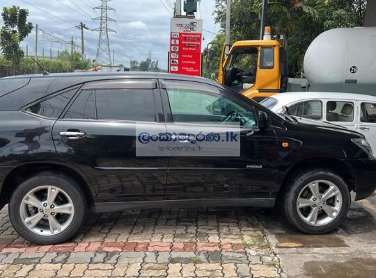 Rent a Car Toyota Harrier