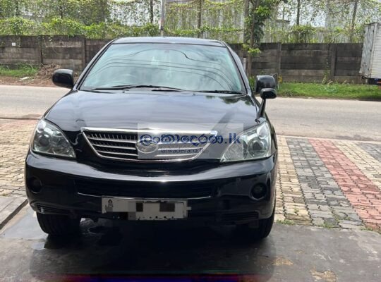 Rent a Car Toyota Harrier