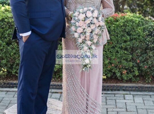 Kandyan Saree (Bridal Osari) – මංගල ඔසරියක්