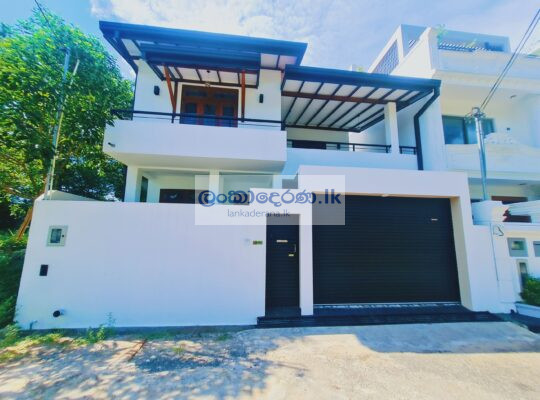 Brand New 2 Storied House for Sale, Athurugiraiya