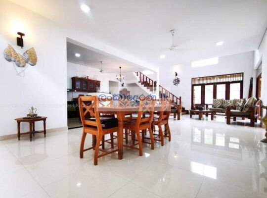 House for sale in Thalawathugoda (2024)