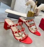 دمپایی زنانه پاشنه‌بلند میخ‌دار براق - Image 17